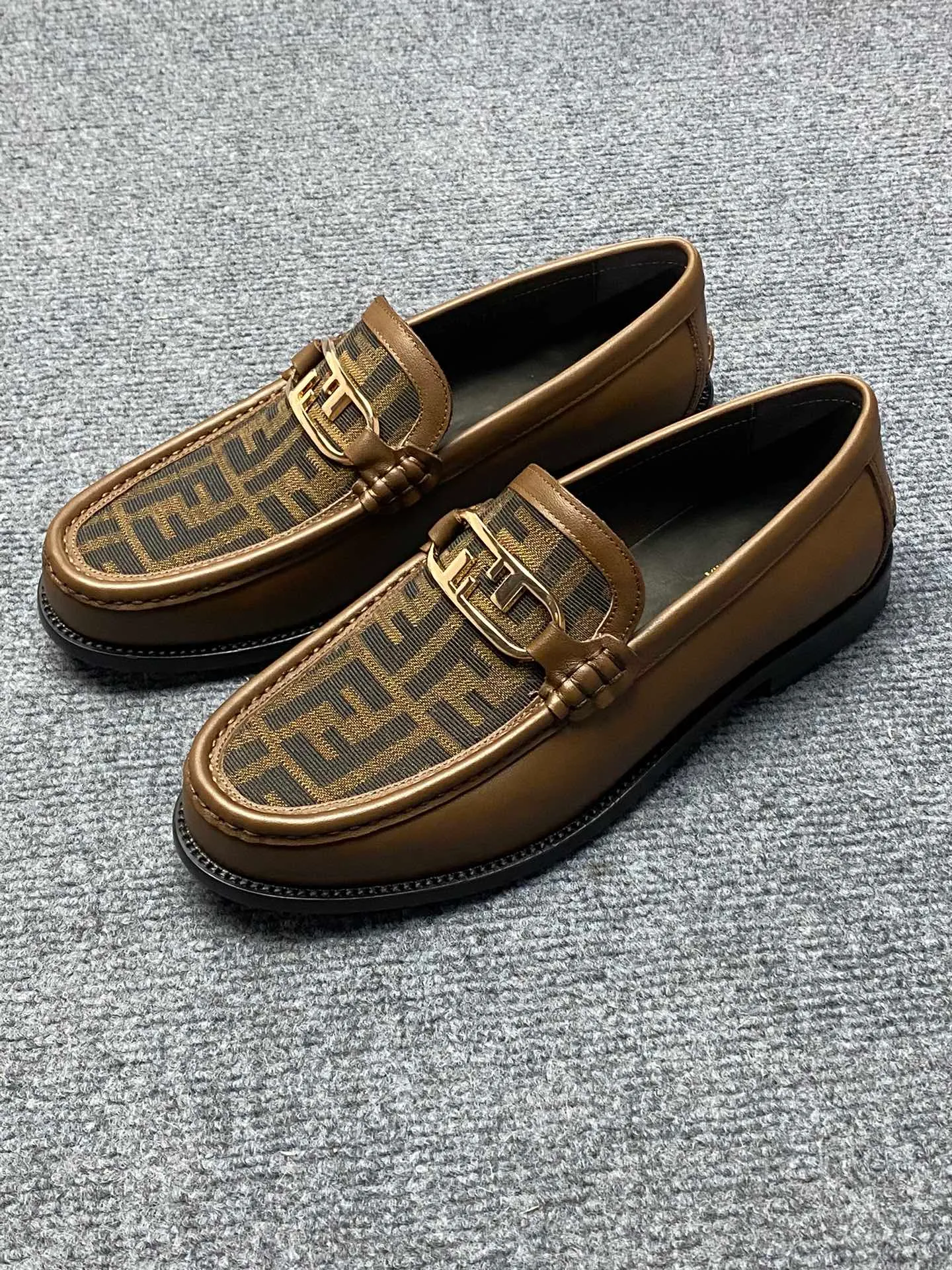Men's Men's Shoes Men's Men's Shoes 💰900FENDI Fendi Men's Breathable and Comfortable Leather Shoes. Original development. The leather outsole is made of leather. Counters copy one to one. Imported counter cowhide. Imported water dyes cattle. 38 to 44. (45.46. can be ordered. 47.